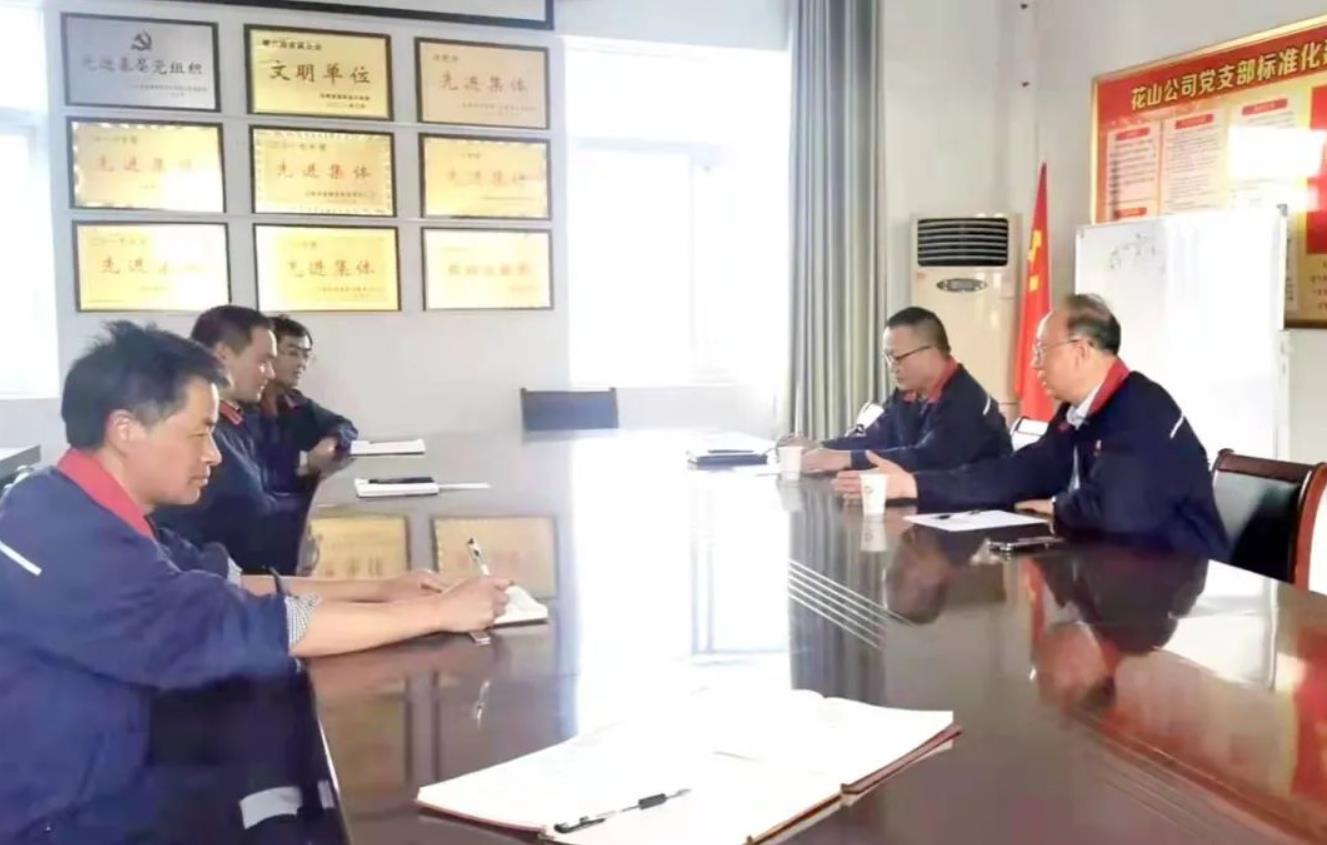 张书记.jpg 张书记.jpg